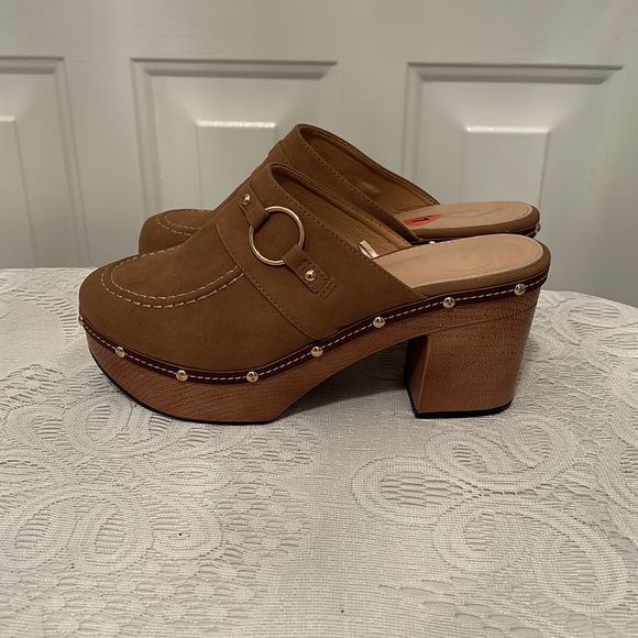 Atalina Moccasins 3 .5 “ Woman’s. - Picture 2 of 7